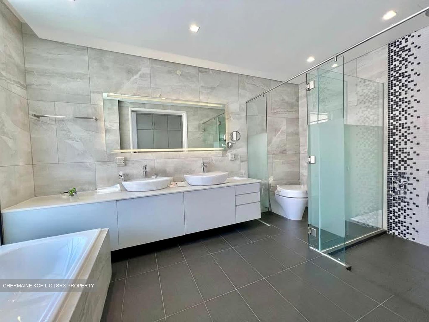 Mountbatten Road (D15), Terrace #528290581